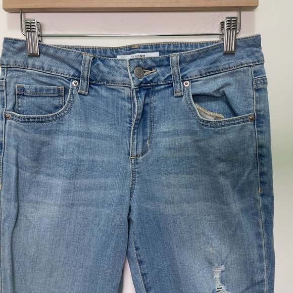 Dynamite Cara Light Wash BF Distressed Jeans 24 - Picture 4 of 8